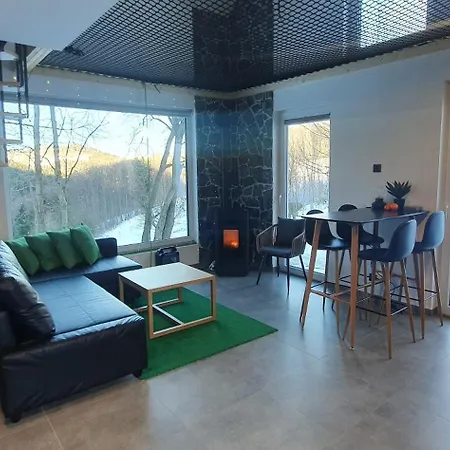 Off Na Oslaku, Jacuzzi & Sauna بيت للعطل